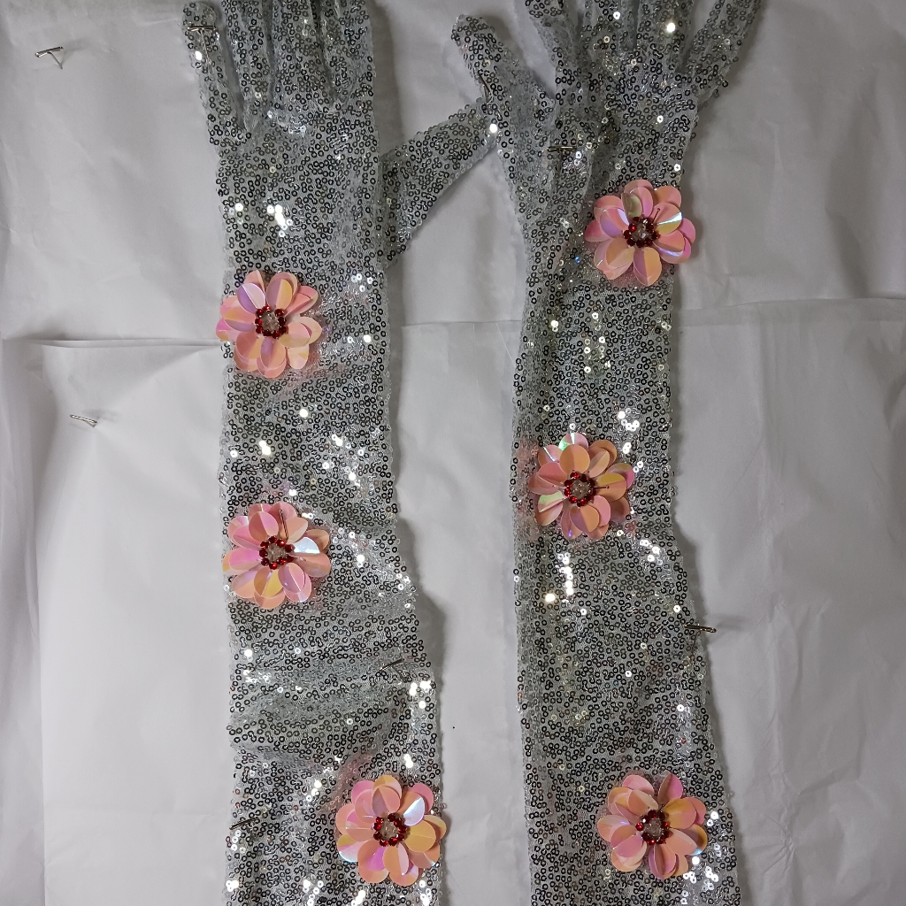 Silver Sequin Embellished Opera Glovez